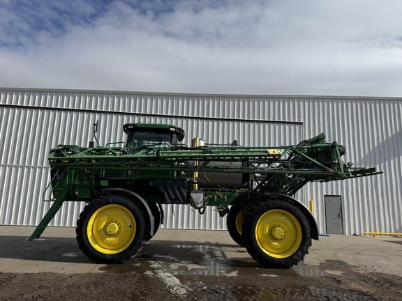 Image of John Deere R4038 equipment image 4