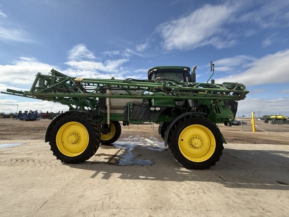 2018 John Deere R4038 Equipment Image0