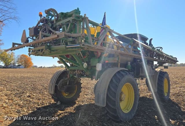 Image of John Deere R4038 equipment image 4