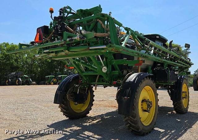 Image of John Deere R4030 equipment image 4