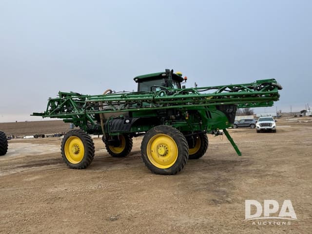Image of John Deere R4038 equipment image 1