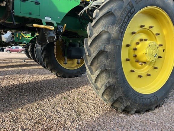 Image of John Deere R4045 equipment image 4