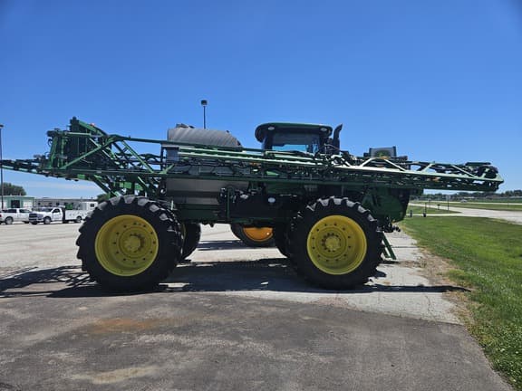 Image of John Deere R4045 equipment image 2