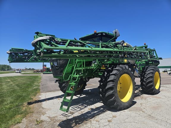 2018 John Deere R4045 Equipment Image0
