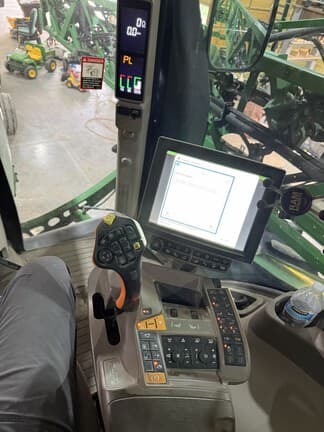 Image of John Deere R4045 equipment image 3