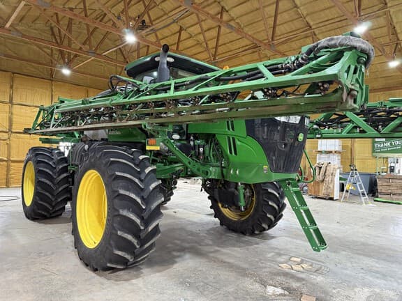 Image of John Deere R4045 equipment image 1