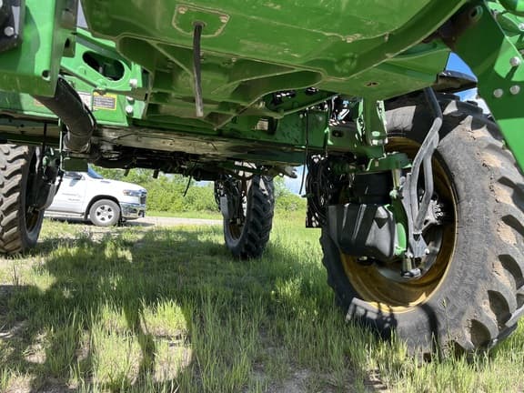 Image of John Deere R4045 equipment image 4