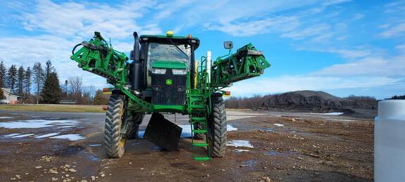 Image of John Deere R4045 equipment image 2