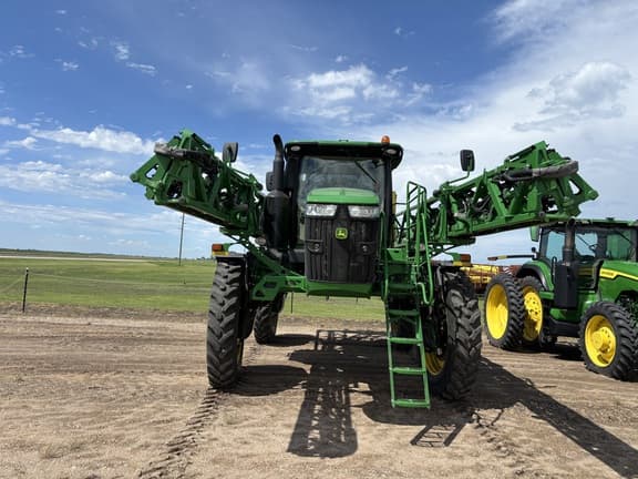 Image of John Deere R4045 equipment image 1