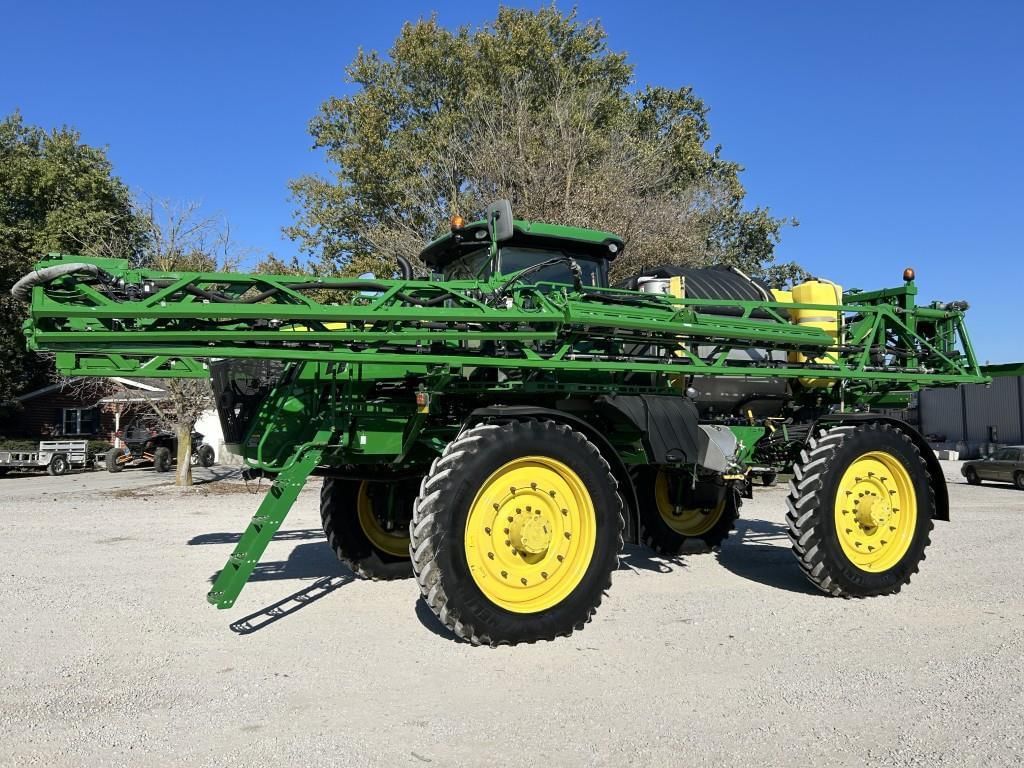 2018 John Deere R4045 Equipment Image0