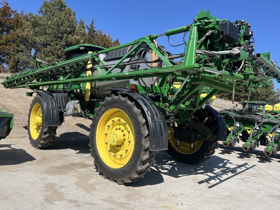 2018 John Deere R4045 Equipment Image0