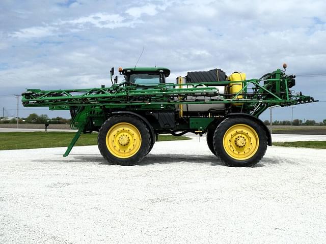 Image of John Deere R4045 equipment image 1