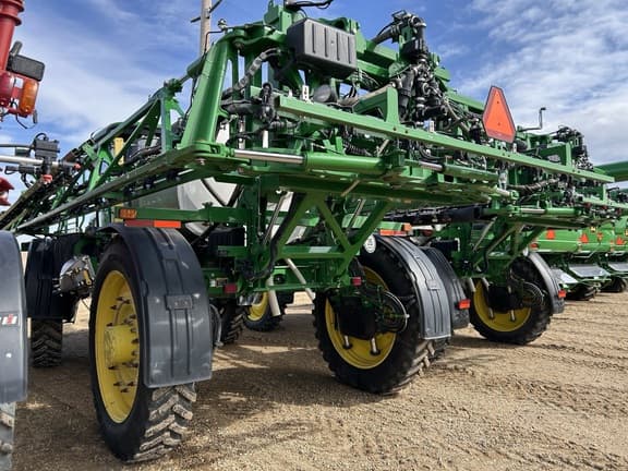 Image of John Deere R4045 equipment image 3