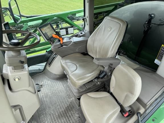 Image of John Deere R4045 equipment image 4