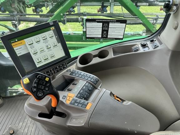 Image of John Deere R4045 equipment image 2