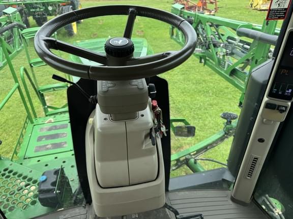Image of John Deere R4045 equipment image 3