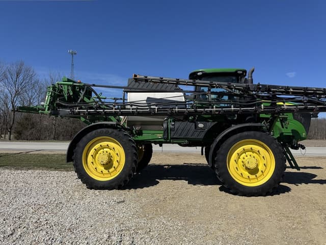 Image of John Deere R4045 equipment image 4