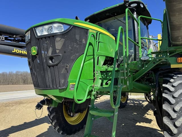 Image of John Deere R4045 equipment image 3