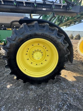 Image of John Deere R4045 equipment image 4