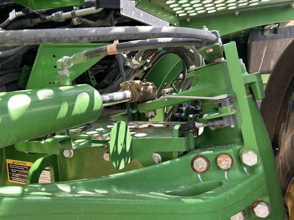 Image of John Deere R4045 equipment image 4