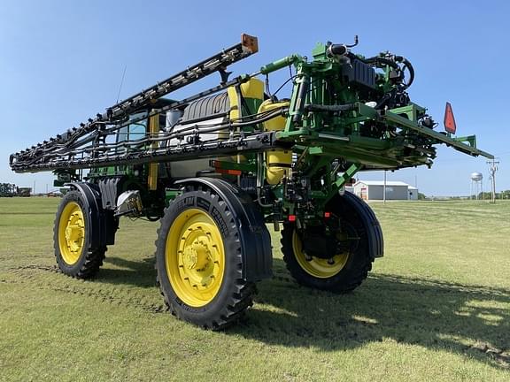 Image of John Deere R4045 equipment image 3