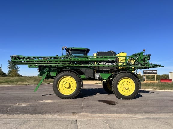 2018 John Deere R4045 Equipment Image0