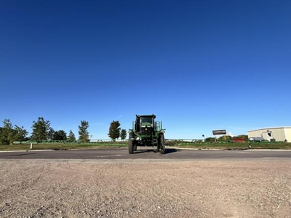 Image of John Deere R4045 equipment image 1