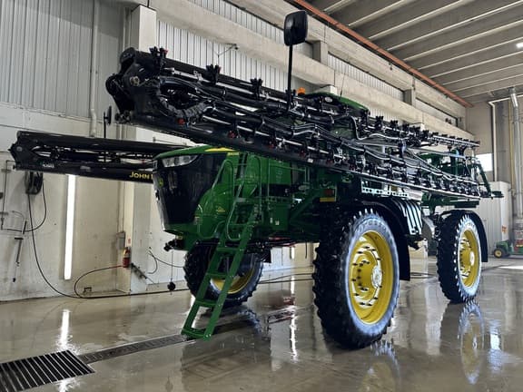 Image of John Deere R4045 equipment image 2
