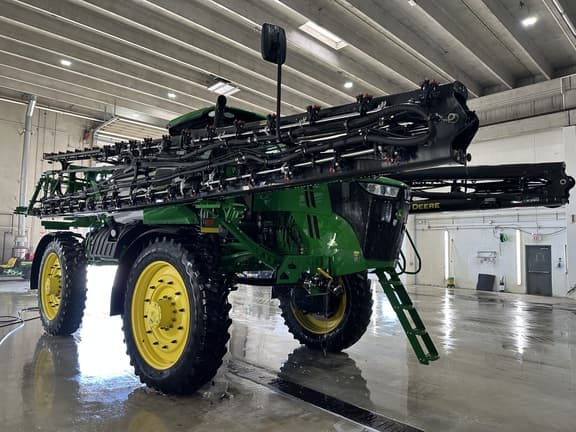 Image of John Deere R4045 equipment image 2