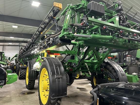 Image of John Deere R4045 equipment image 4