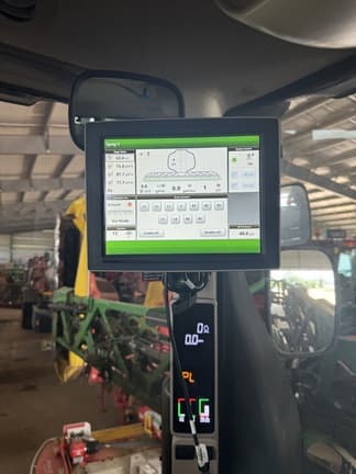 Image of John Deere R4045 equipment image 3