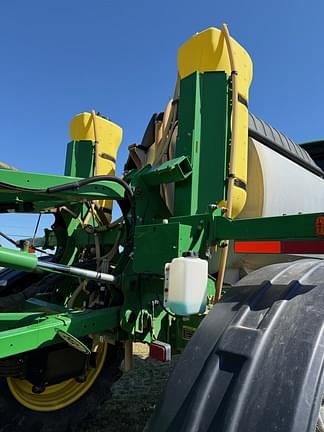 Image of John Deere R4045 equipment image 3