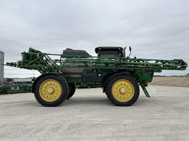 Image of John Deere R4045 equipment image 2