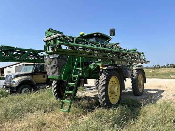 2018 John Deere R4045 Equipment Image0