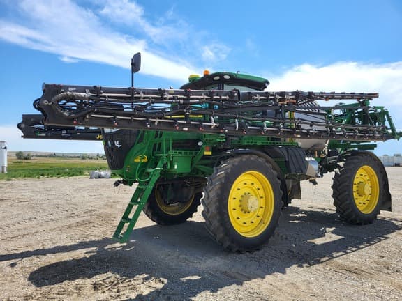 Image of John Deere R4045 equipment image 1