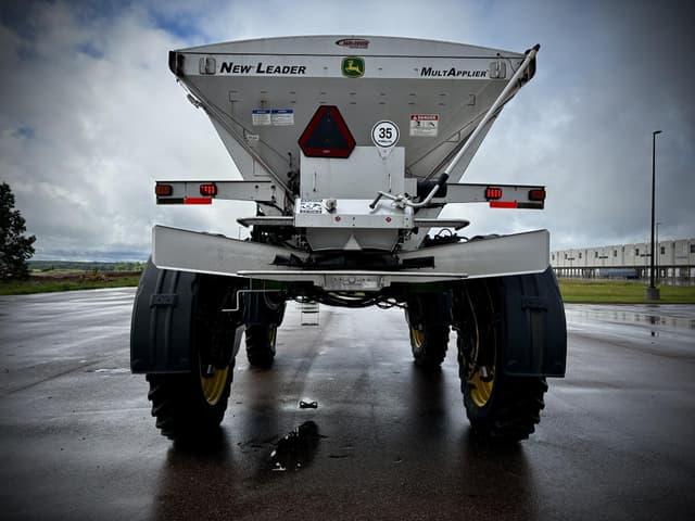 Image of John Deere R4045 equipment image 3