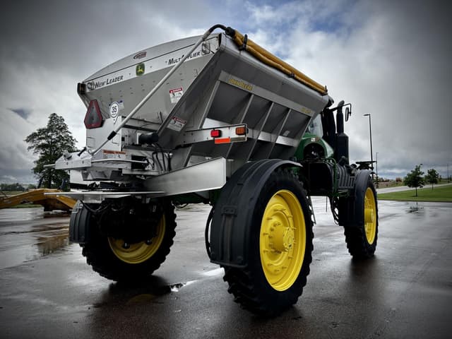 Image of John Deere R4045 equipment image 4