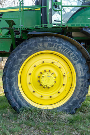 Image of John Deere R4045 equipment image 1