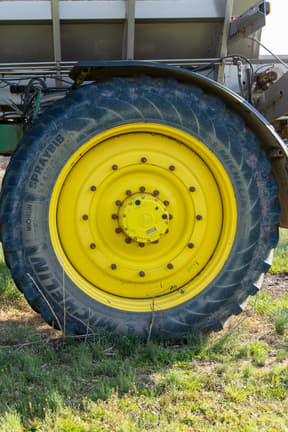 Image of John Deere R4045 equipment image 2