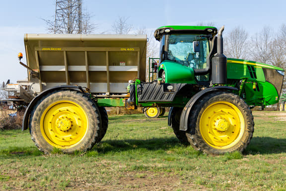 Image of John Deere R4045 equipment image 4