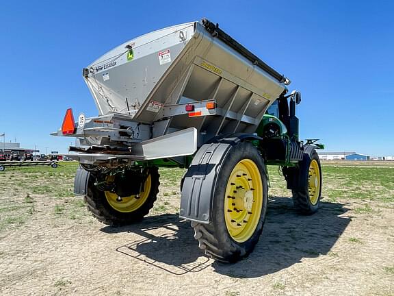 Image of John Deere R4045 equipment image 4