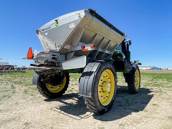 Image of John Deere R4045 equipment image 4