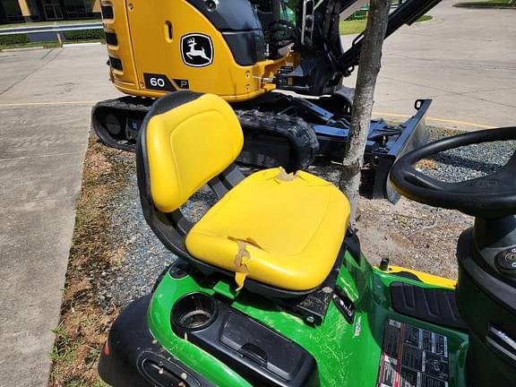 Image of John Deere S240 equipment image 3