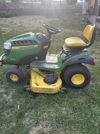 Image of John Deere S240 equipment image 3