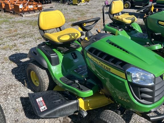 Image of John Deere S240 equipment image 4