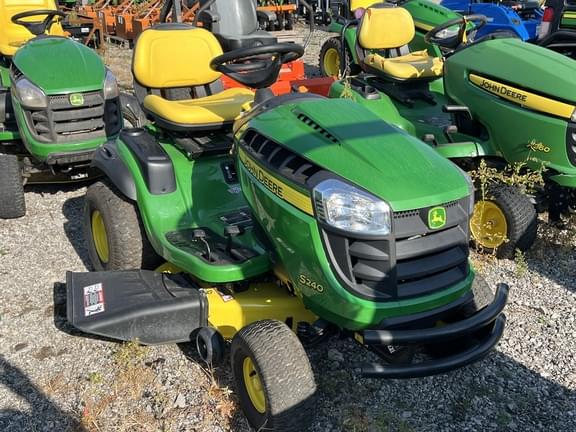 Image of John Deere S240 equipment image 2