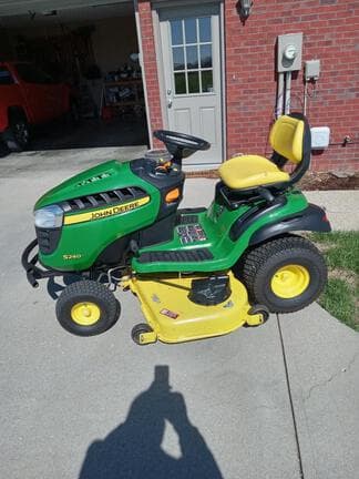 Image of John Deere S240 equipment image 4