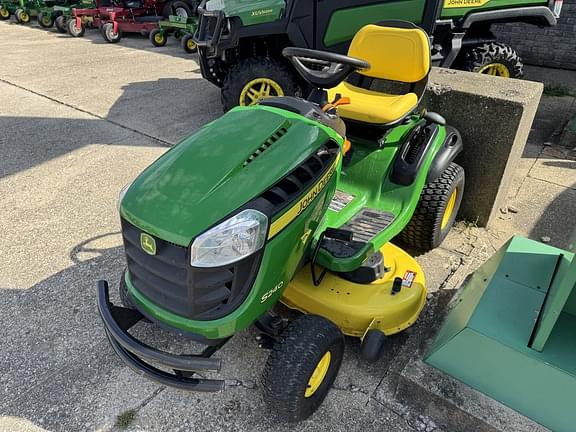 Image of John Deere S240 equipment image 1