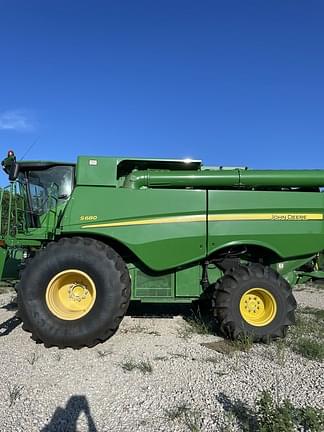 Image of John Deere S680 equipment image 2
