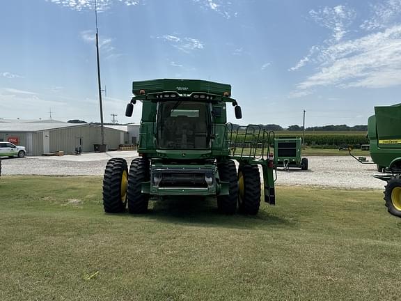 Image of John Deere S760 equipment image 1